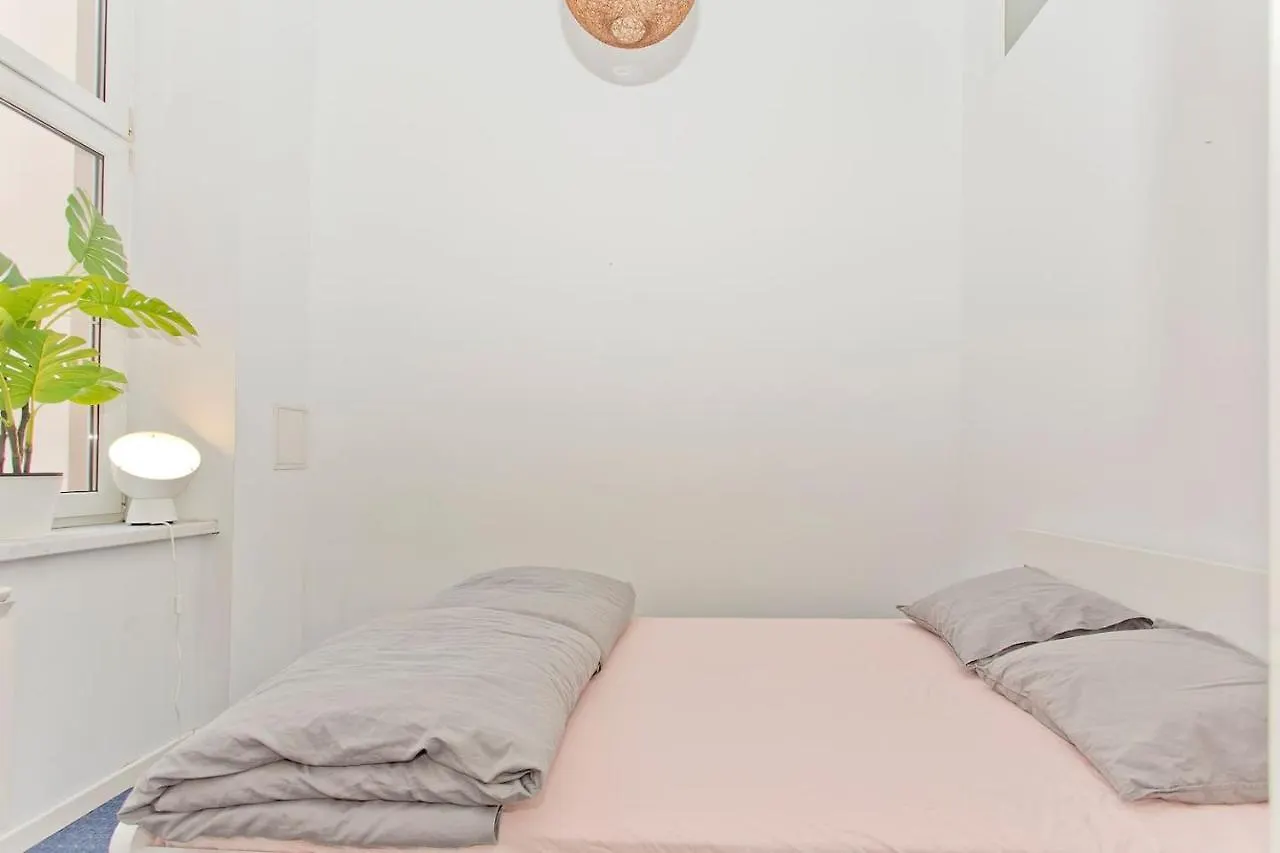 Charming And Bright- Golden Apartments- Old Town Apartment